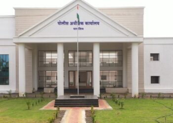 पत्रकारांना दूर ठेवत विशेष पोलीस महानिरीक्षकांचा धाराशिव दौरा दरवेळी संवाद टाळत असल्याने तीव्र नाराजी