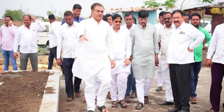 नळदुर्गच्या वैभवात पडणार भर: वसंतराव नाईक यांच्या भव्य स्मारकाची आ. राणाजगजितसिंह पाटील यांच्याकडून पाहणी