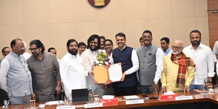 एस टी महामंडळाच्या जनजागृती ब्रँड ॲम्बेसेडरपदी रितेश – जेनेलिया देशमुख – परिवहनमंत्री सरनाईक