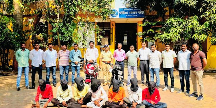 परंडा तालुक्यात माजी सैनिकाच्या घरी सशस्त्र दरोडा टाकणारी सात जणांची टोळी २४ तासांत जेरबंद स्थानिक गुन्हे शाखेची धडाकेबाज कारवाई