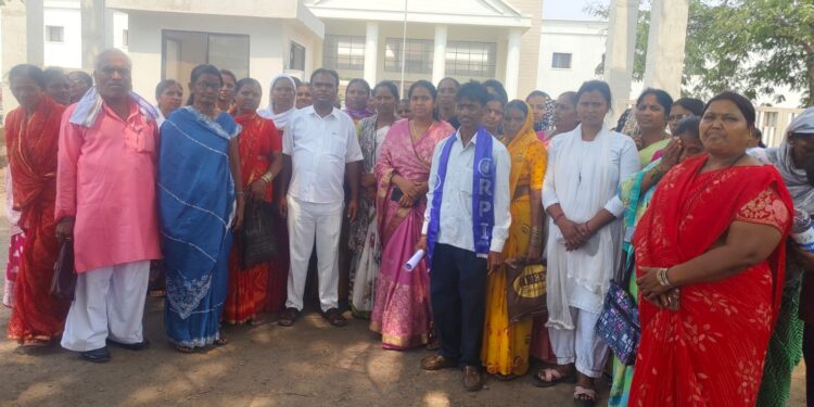 भूम येथील बौद्ध समाजावरील हल्ल्याप्रकरणी ॲट्रॉसिटी कायद्यान्वये कठोर कारवाईची मागणी