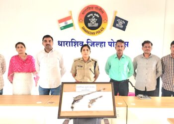कन्हेरवाडी पाटीजवळ स्थानिक गुन्हे शाखेची धडक कारवाई; गावठी कट्ट्यासह आरोपी जेरबंद, चोरीची दुचाकी जप्त