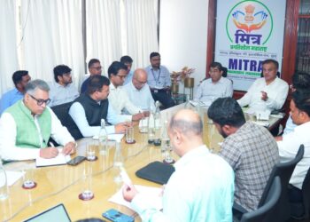 जिल्ह्यात १०,००० कोटींची गुंतवणूक करणाऱ्या कंपन्यांनी स्वीकारली सामाजिक जबाबदारी