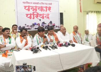महेश देशमुख रिंगणात महाविकास आघाडीचा शेतकरी-तरुणांच्या प्रश्नांवर भर