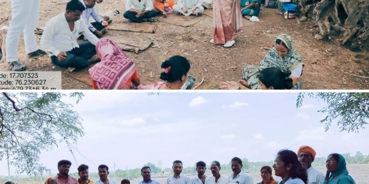 मौजे गुळहाळी येथे ‘गोणपाट’ पद्धतीने सोयाबीन बीज उगवण क्षमता तपासणीचे प्रात्यक्षिक