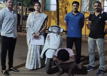 स्थानिक गुन्हे शाखेची मोठी कारवाई आठवडी बाजार परिसरातून चोरीच्या मोटारसायकलसह आरोपी जेरबंद