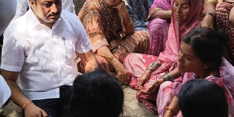 प्रथमेश देशमुखच्या कुटुंबीयांचे काँग्रेसकडून सांत्वन;