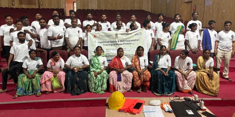४३ कचरावेचकांचे प्रशिक्षण संपन्न