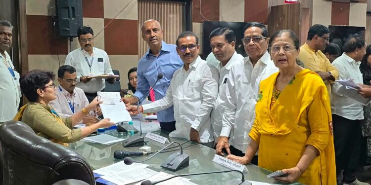 डॉ. प्रतापसिंह पाटील यांचा उमेदवारी अर्ज दाखल